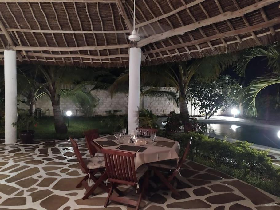 Twiga House Resort Piscina ☆☆☆☆☆ Pearl Beach Watamu Zewnętrze zdjęcie